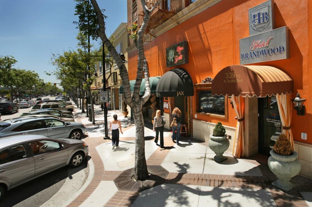 גלנדייל Brand Plaza Hotel מראה חיצוני תמונה