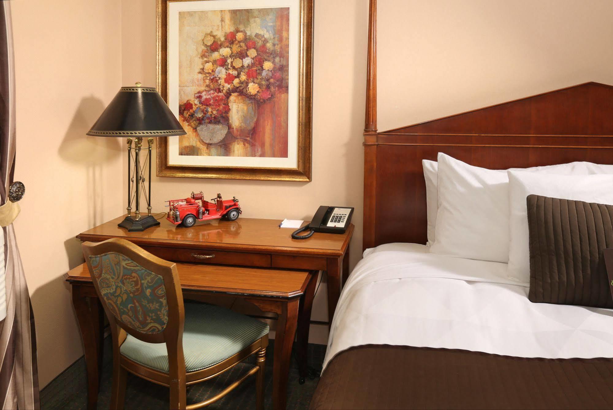 גלנדייל Brand Plaza Hotel מראה חיצוני תמונה